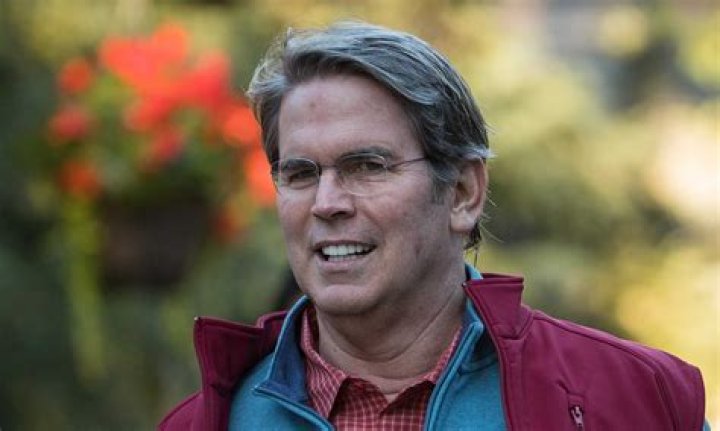 Exploring the Life of Clayton Moore and His Spouse