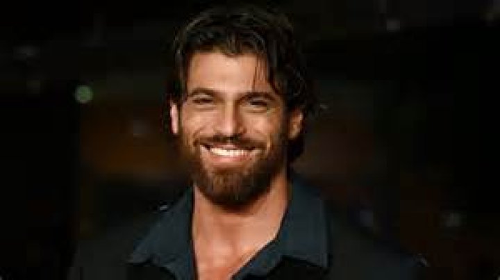 Mesmerizing Performance by Turkish Charmer: The Allure of Can Yaman