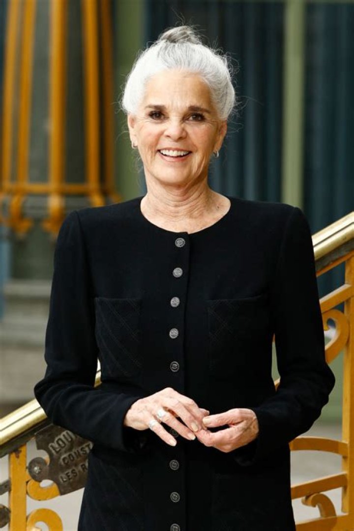 The Inspiring Life and Legacy of Ali MacGraw: A Journey Through Fame, Passion, and Impact